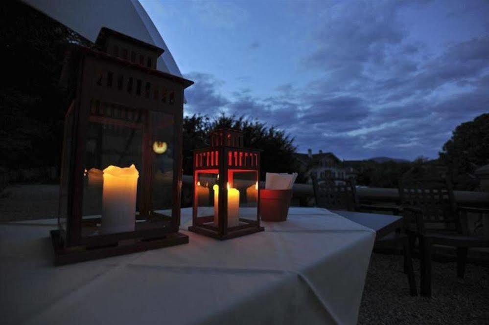 Hotel Restaurant Le Chalet Cortaillod Eksteriør bilde